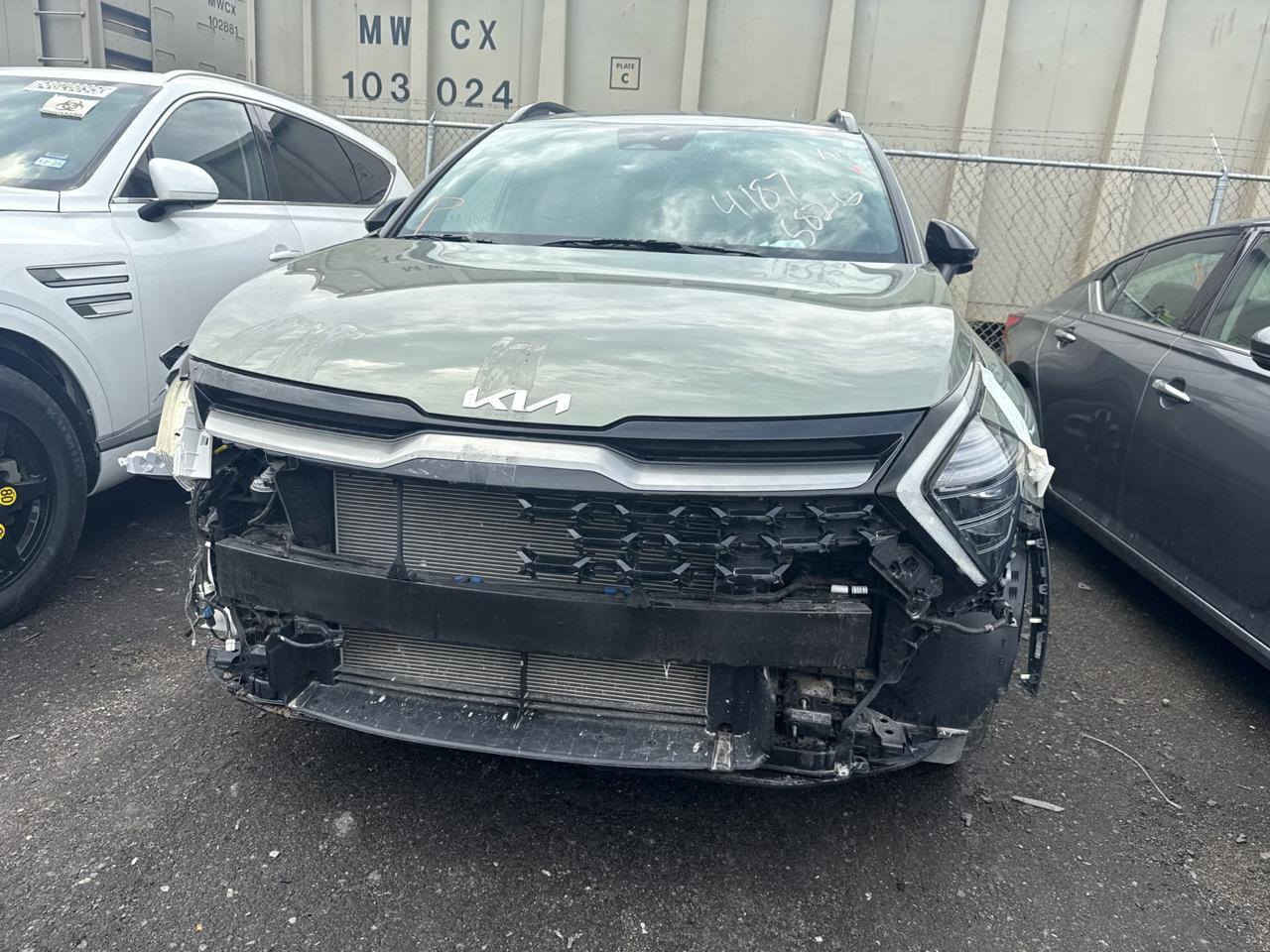 اسبورتج موديل 2024
صور الضرر بالمنشور مكاني حله 
السعر ١٩٨وبيها مجال بسيط 
ماشيه ٢٢الف 
***********
