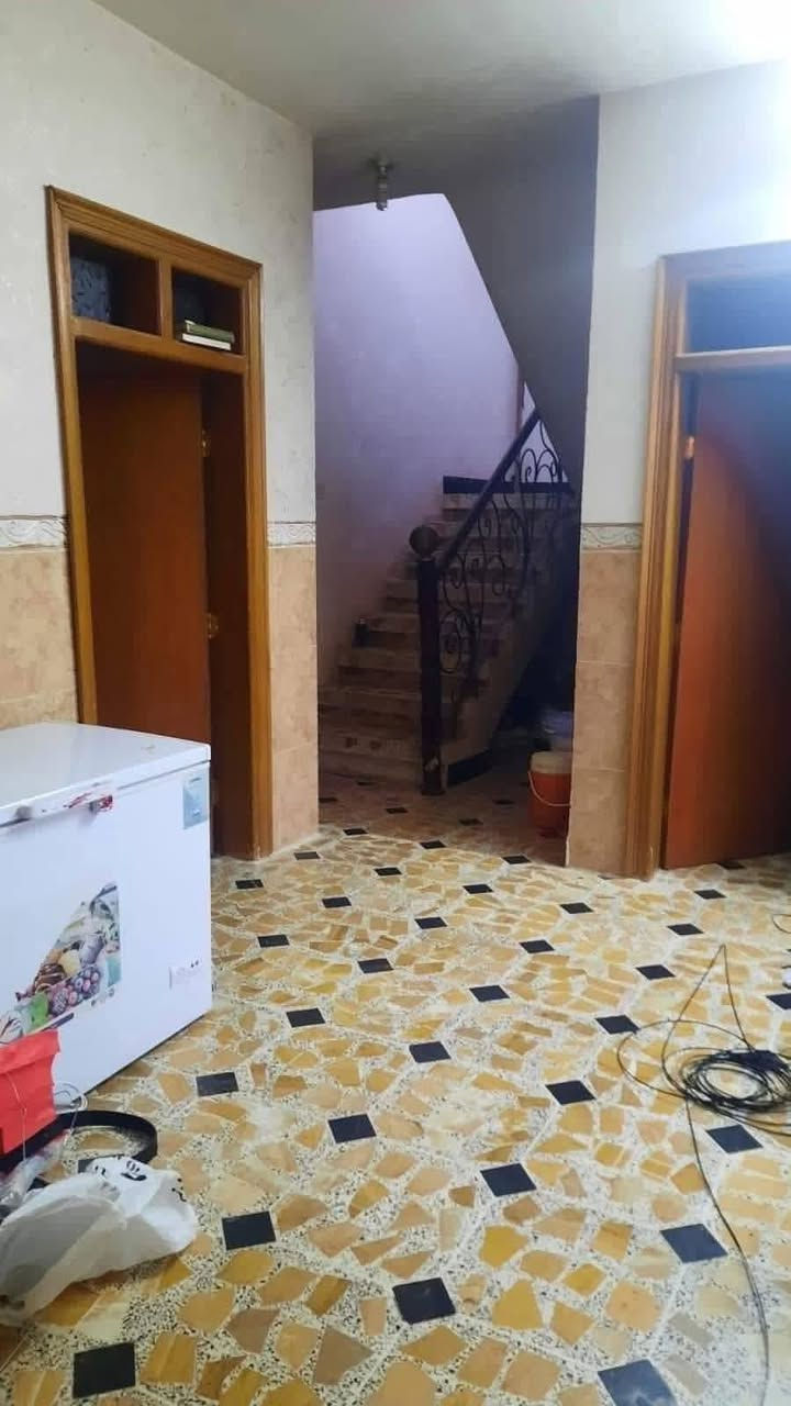 تسلسل :1063
🏡 دار سكني ركن للبيع في الفلوجة حي المعتصم قرب مسجد الحاج غركان🏡
            
                     📢 على بركة الله 📢
📍نوع الملك = طابو صرف سند   
📍المساحة بالسند = 173 م٢
📍المساحة واقع حال = 200 م٢ تقريباً
📍الواجهة  =12م والنزال =16,5م
📍الشارع = ركن شارع 12م وشارع 14م 
📍بناء طابوق 2012  

🔷الطابق الاول يحتوي على
غرفة نوم وصالة ومطبخ واستقبال ومدخل ومنور وحمام وصحيات 
🔷الطابق الثاني يحتوي على
ثلاث غرف نوم وصالة وحمام

🟨سعر البيع للعقار : 200 مليون دينار قابل للتفاوض 

🟢مكتب دار السلطان للعقار
العنوان فلوجة الجغيفي الثانية بداية شارع جامع فاطمة
للاستفسار الاتصال على الأرقام التاليه
***********
***********
***********
