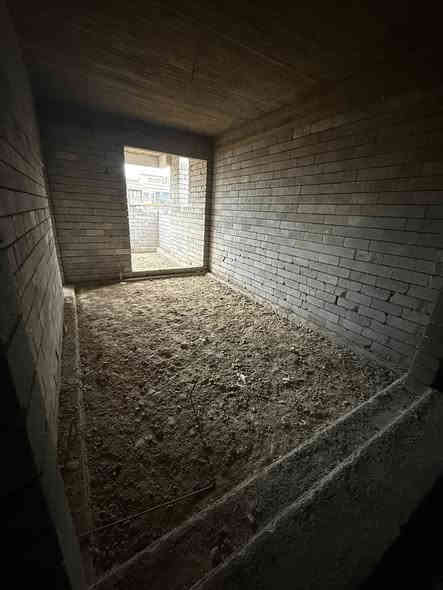 � هيگل للبيع – فرصة لا تعوّض! 🏡
📍 الموقع: الموصل – [ حي العربي  - سايدين الألبان ]

📐 المساحة: [ 300.متر واجهة 10.متر  ]
🛏️ عدد الغرف: [ 6 غرف نوم ]
🛁 عدد الحمامات: [ 2 حمام ]
🍽️ مطبخ + صالة + إستقبال + كراج + سطح 

✨ المميزات:
✅ موقع حيوي وقريب من الخدمات
✅ بناء مرتب 
✅ مدخل مستقل
✅ سند ملك صرف طابو الزهور

💸 السعر: [ يُذكر عند التواصل / او الاتصال ]
I 
📞 للاستفسار والمعاينة اتصلوا بنا على الأرقام
*********** اسيا
*********** كورك
نستقبل كافه العرضات في احياه الموصل
