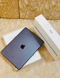 ايباد9ذاكره256بطاريه ماعرف شكد بس ميصرف شحن مبدل قاعدع مال شحن فقط نضي...