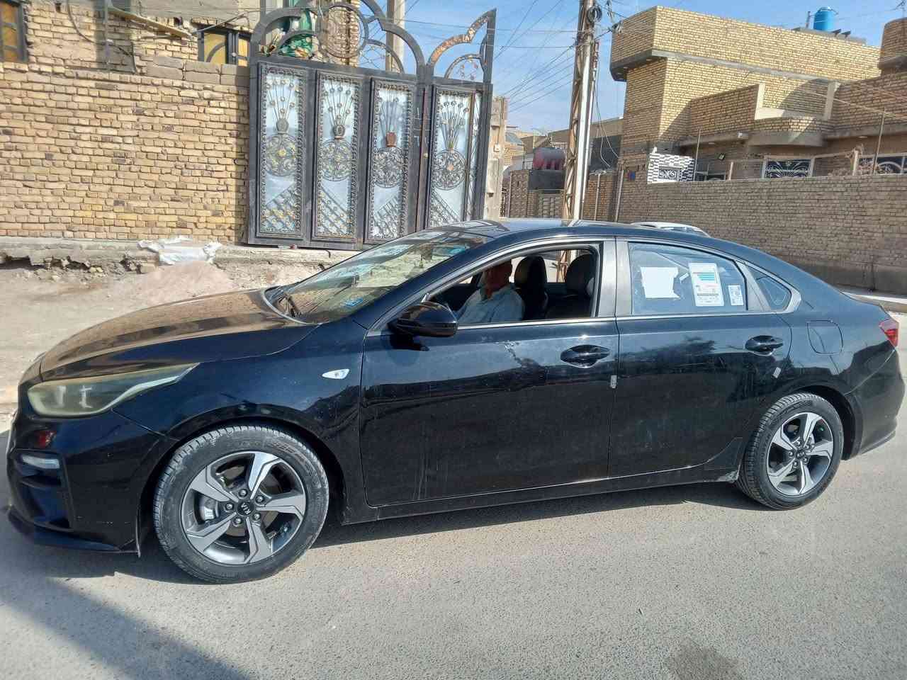 السلام عليكم سيراتو خليجي موديل 21رقم رقم قادسيه معوقين بيه بنيد تبديل ورشه خفيفه بجاملغ مكينه 1600ماشيه 112الف كيلو متر السياره جاهزه مكان الناصريه المركز السعر 115 بيه مجال ***********
