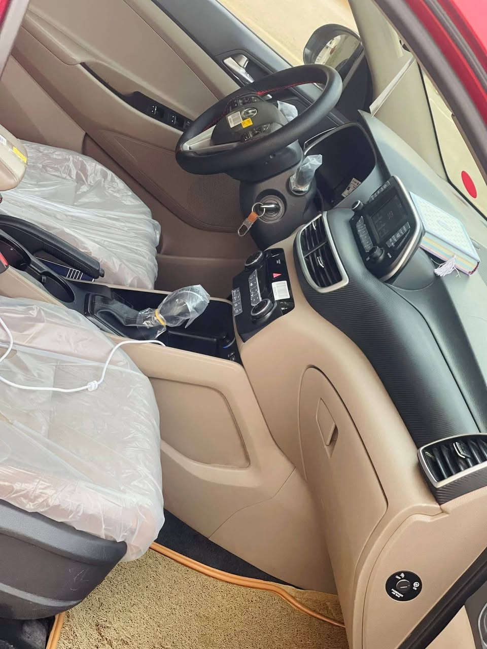 السلام عليكم  للبيع .
توكسان 2019 خليجي ( وكالة شركة الاولى للسيارات ) 
بدون صبغ أو ضربة عدا  4 اصابع بارد بهلال الجاملغ الخلفي 
رقم اربيل الجديد بأسمي 
شاشه + كامره 
مري شفط
اشاير بلمري
تبريد قطعتين 
ثلاجه 
درايف مود 
لايت ماطور 
مساعد منحدرات
شاشه اعطال
مانع انزلاق
لدات
مرآة عاكسه للضوء
داخل بيجي 
مكينه 2000 دوش 
سائد بريك يدوي.
عداد المسافه 95 كم 
السعر 186$
***********
***********
