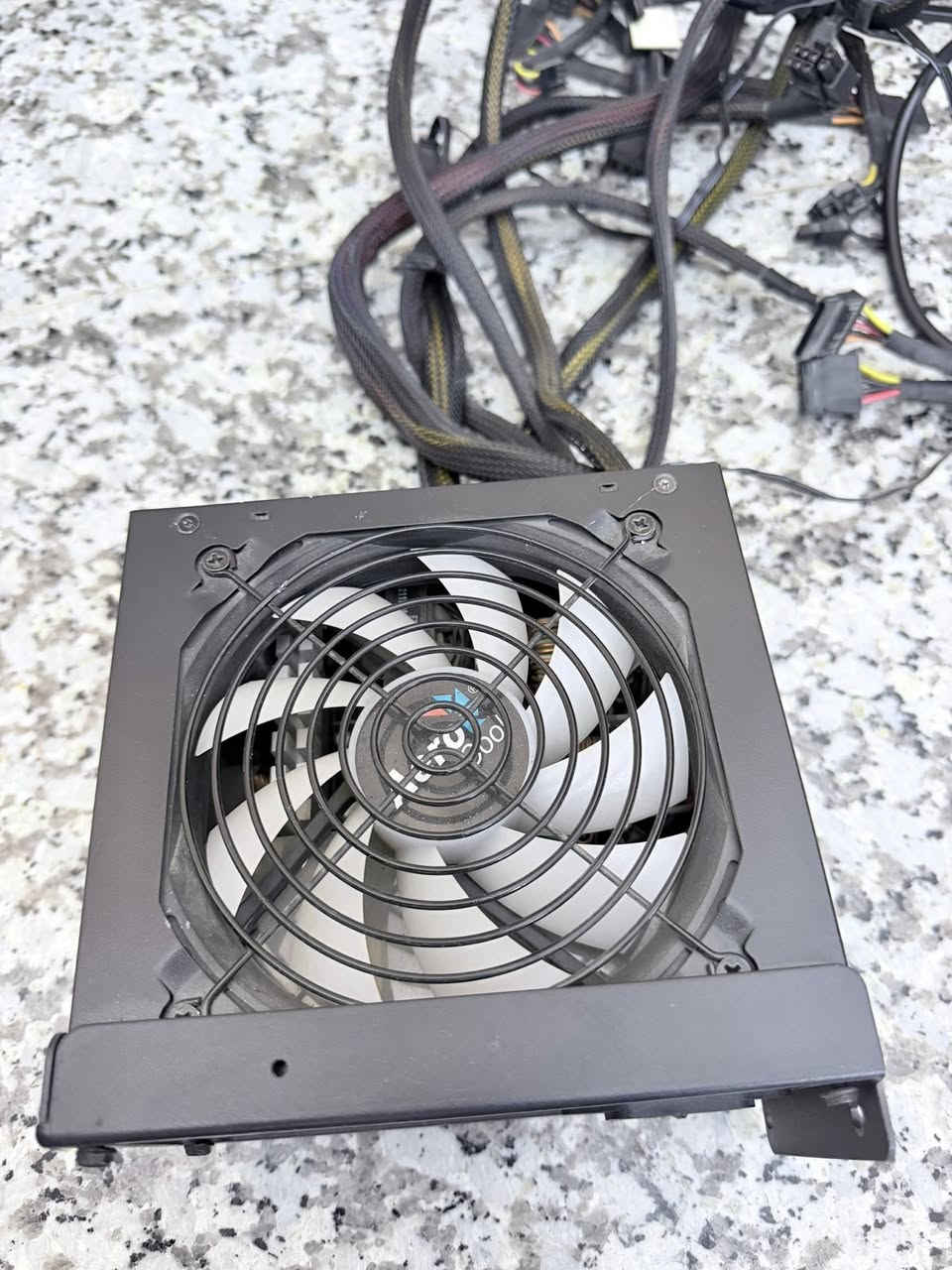 غراض للبيع تفصيخ من تجميعة مالتي
Ryzen 7 3700X 135.000 IQD

MB MSI B550 Gaming Plus 120.000 IQD

...

Ram HyperX 16gb 2×8 3200mhz rgb 85.000 IQD

...

M.2 Transcend 256gb nvme gen3 30.000 IQD

...

Psu 750 watt AeroCool gold 65.000 IQD

...

Case Cougar Conquer 135.000 IQD

...

مبرد مائي مغلق ٢٤٠ ملم msi 

70.000 IQD


**إذا كنت صاحب هذا الإعلان وتريد حذفه لأي سبب، رجاءا أرسل رسالة إلى الدعم الفني**