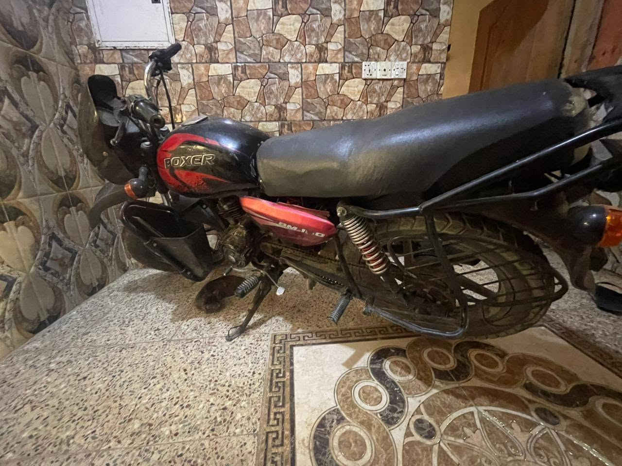 دراجه بوكسر لبيع أوراقها ضايعها نقصها كهربئيات مكينتها ناعمه السعر ٤٥٠ العنوان بغداد سبع اقسور ***********
