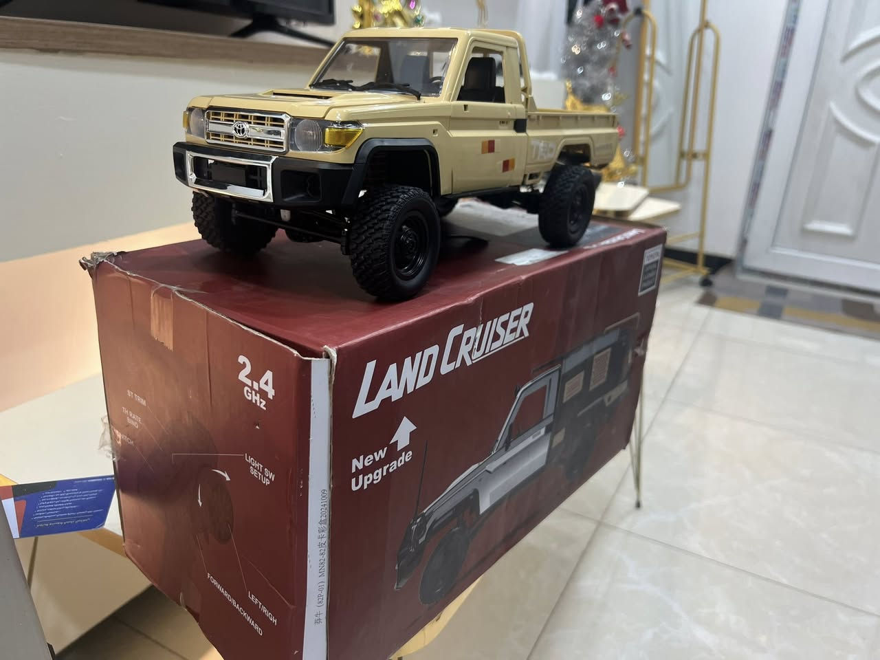 سلام عليكم سياره بهذه الشكل للبيع جديده غير مستخدمه للبيع سعرها 45  سعر قفل مكاني بغداد
***********
