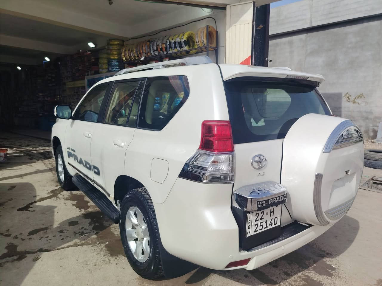 برادو موديل   2010 رقم أربيل  تحويل رقم والسنه ويه جديد  بدون صبغ مابي اي نقص  محرك ما مفتوح بلاد شريكه  بي منضومه غاز  شريكه ايطاليه ضمان  10 سنوات    تايرات جدد   السعر  233   للمعلومات أكثر اتصل على الرقم ***********  موجود السياره  ابكلار. محرك 4 سلنندر
