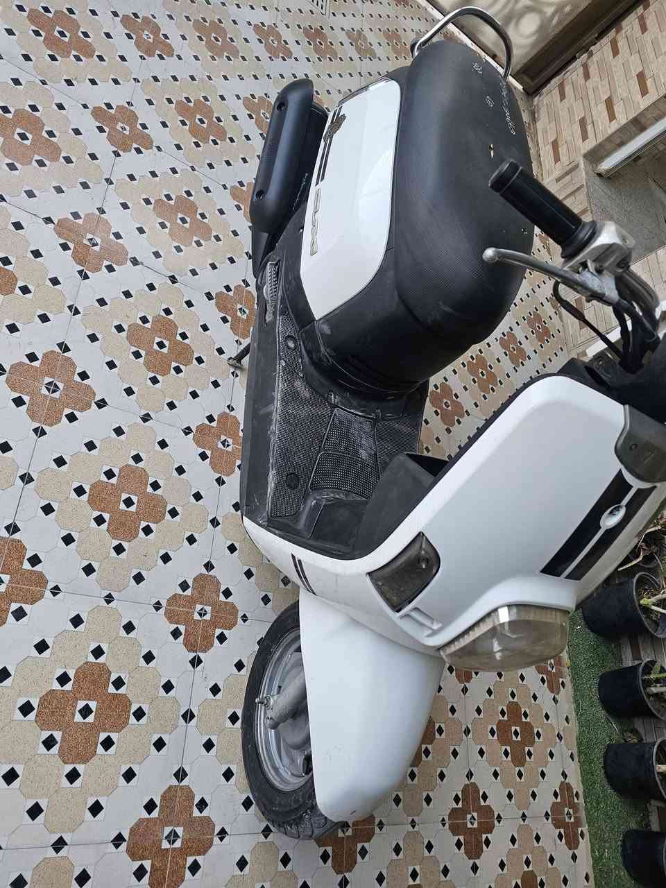 سلام عليكم دراجه البيع مكفوله كفاله عامه وما مفتوح بيه برغي وكله شغاله سعر ٦٥٠ شراي يتصل ***********
