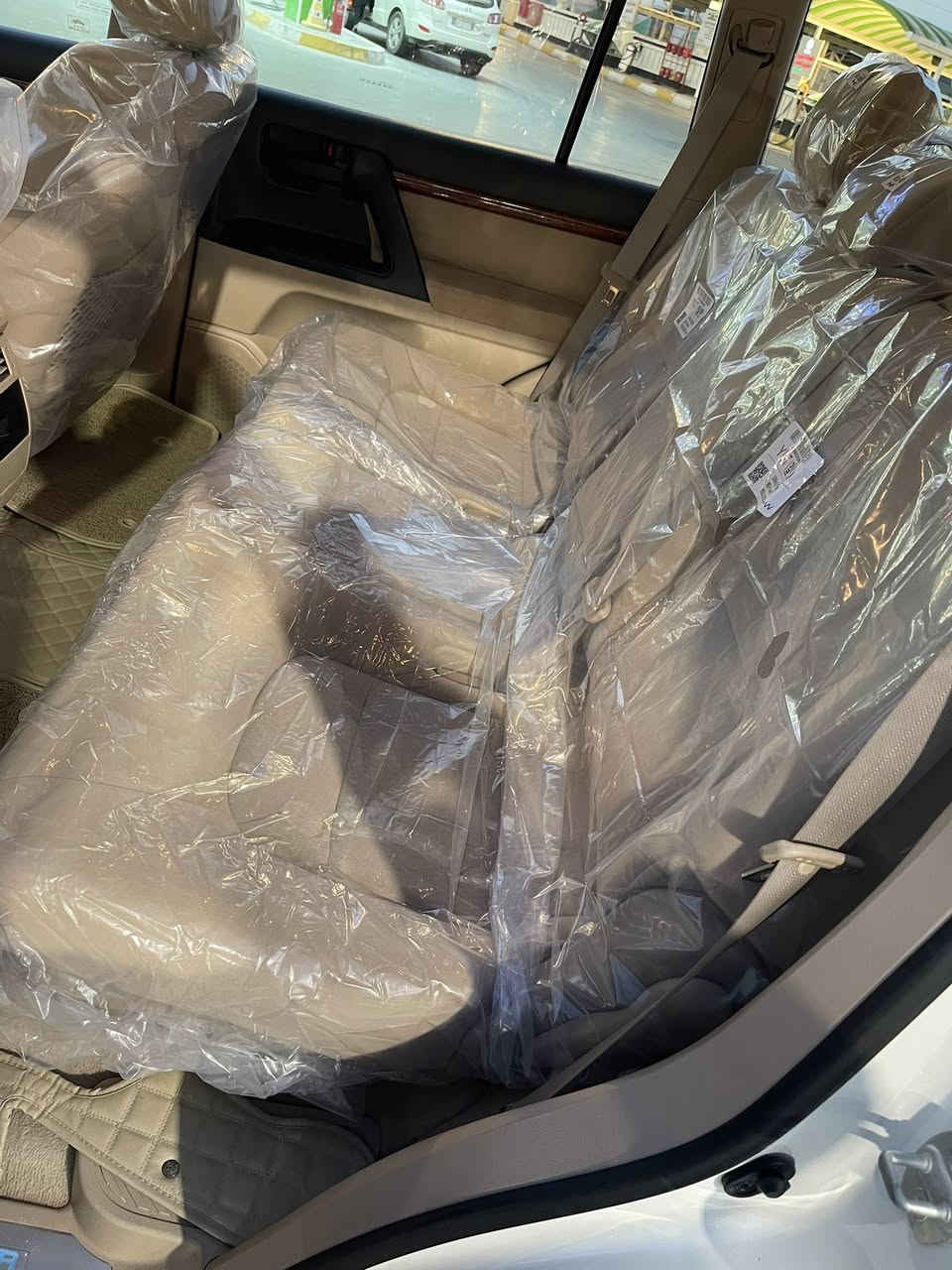 تحية طيبة 
لاندكروز 2015
رقم اربيل تحويل مباشر 
سياره كفاله عامه 
ماشيه 145 الف 
جديده واحلى من الصور 
مكاني الانبار 
***********
