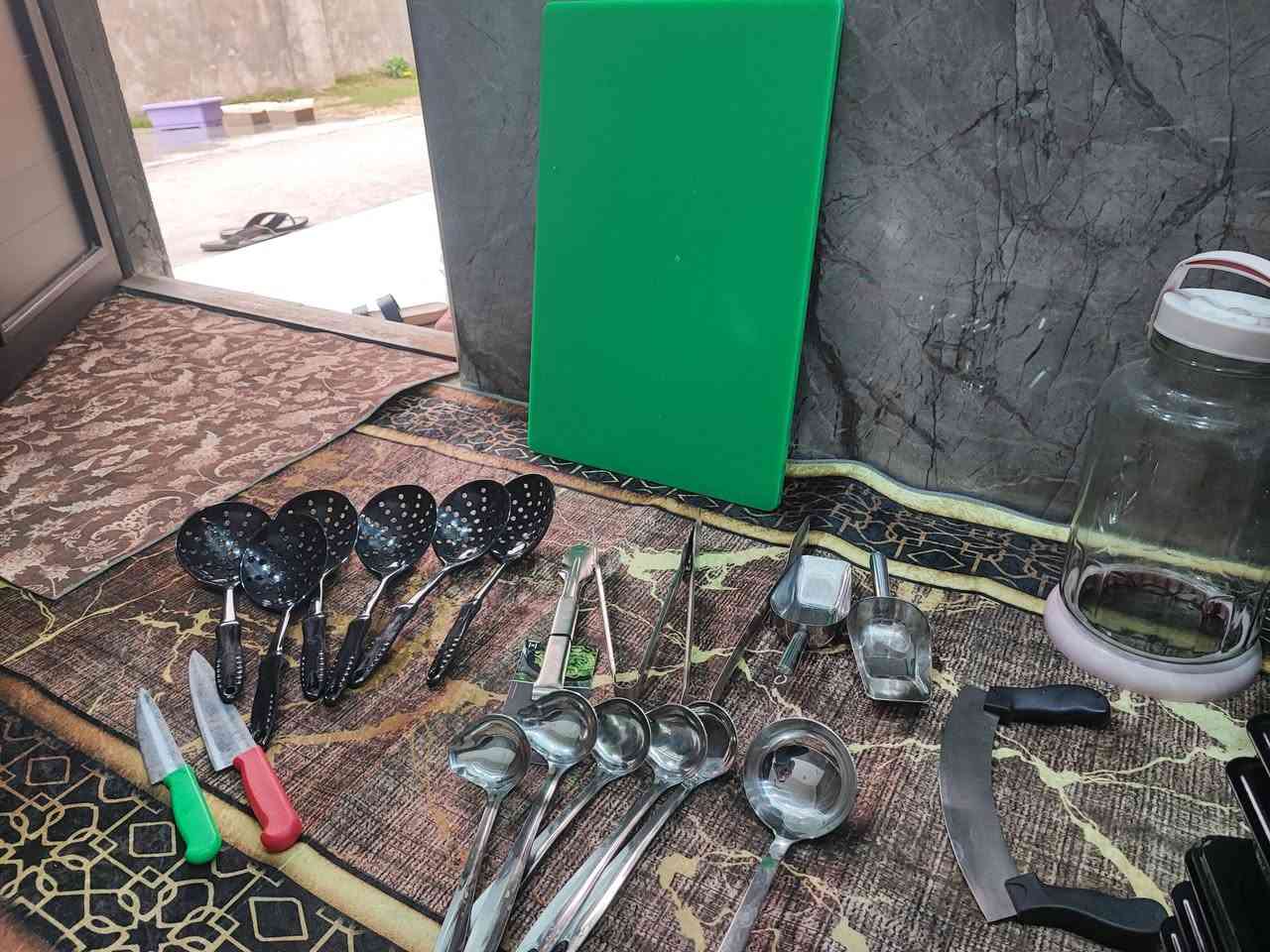 للبيع استعمال اسبوع فقط وبعضها جديد 
33*18*10=21
33*27*10=16
33*53*10=18
للتواصل عبر الواتساب ***********
