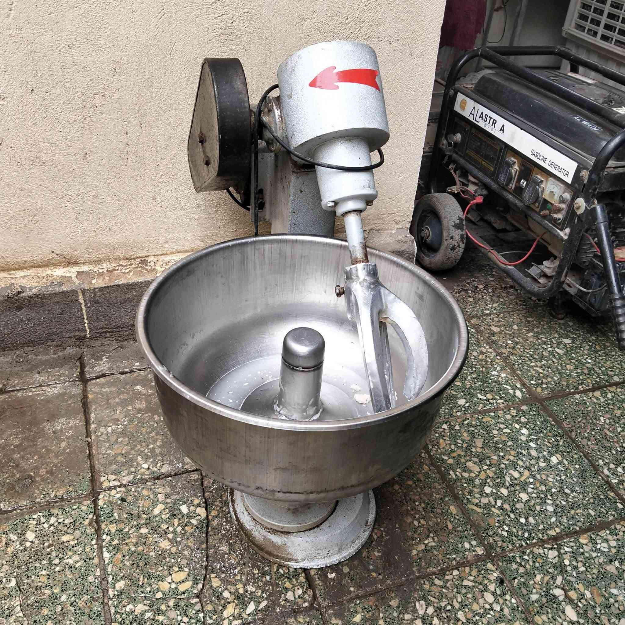 السلام عليكم 
غراض مستخدمه للبيع 
ثلاجة + عجانه 
السعر والتفاصيل اتصلو ع هذا الرقم ***********
