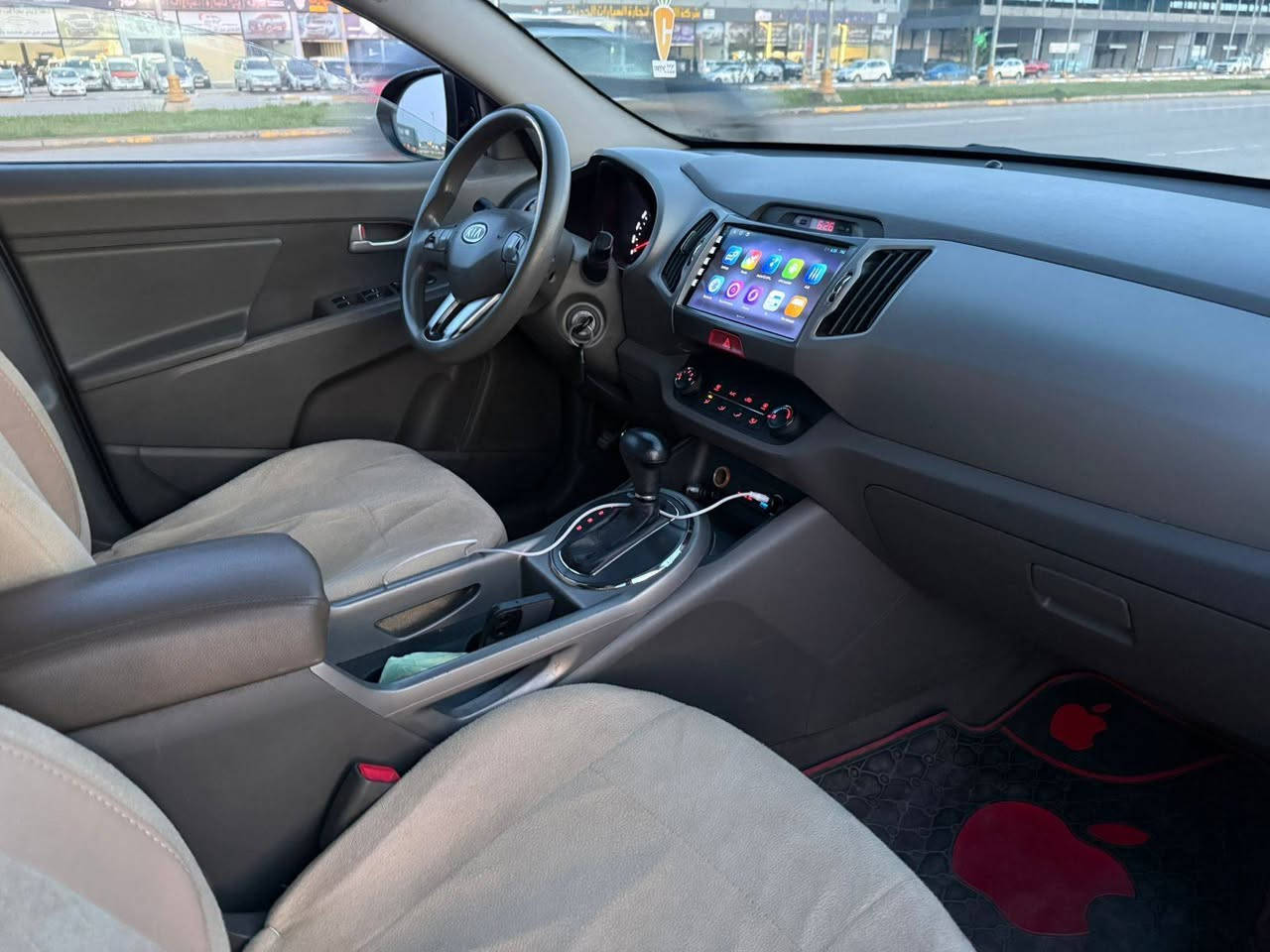 تحية طيبة للبيع كية اسبورتج موديل 2011 خليجي سيارة هزة ورقام جدد سنويه جديدة  سيارة بيه 3 قطع صبغ/ تخم تاير جديد صدر حداديه كله جاهزة تبريد تدفئه جاهزة السعر 112 مجال قليل مكانه قضاء الصويرة قرب المستشفى اتصال/ ***********
