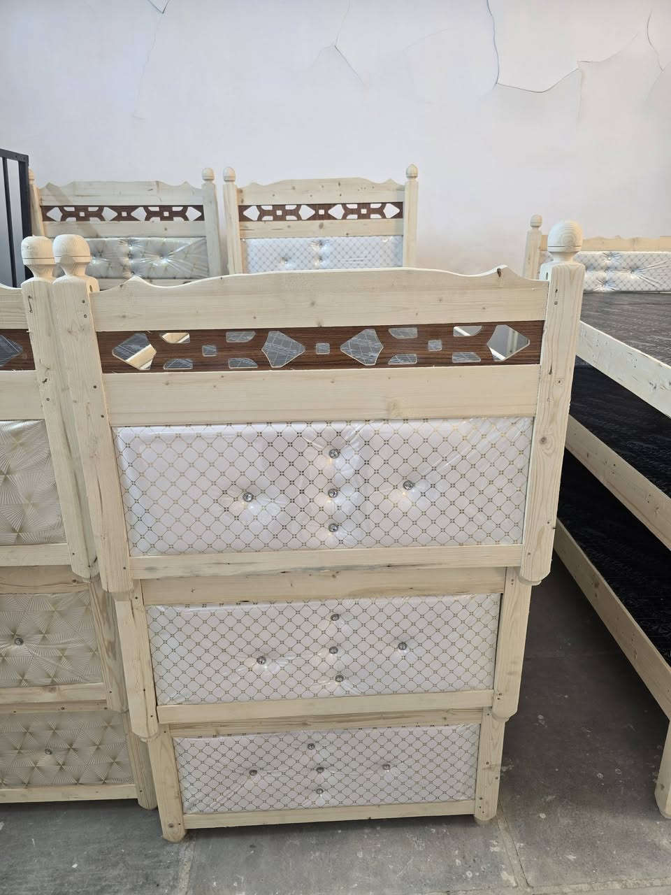 🛏️ سرير خشب 🪵 كاروك طفل 
📞 للتواصل أكثر: ***********
***********
