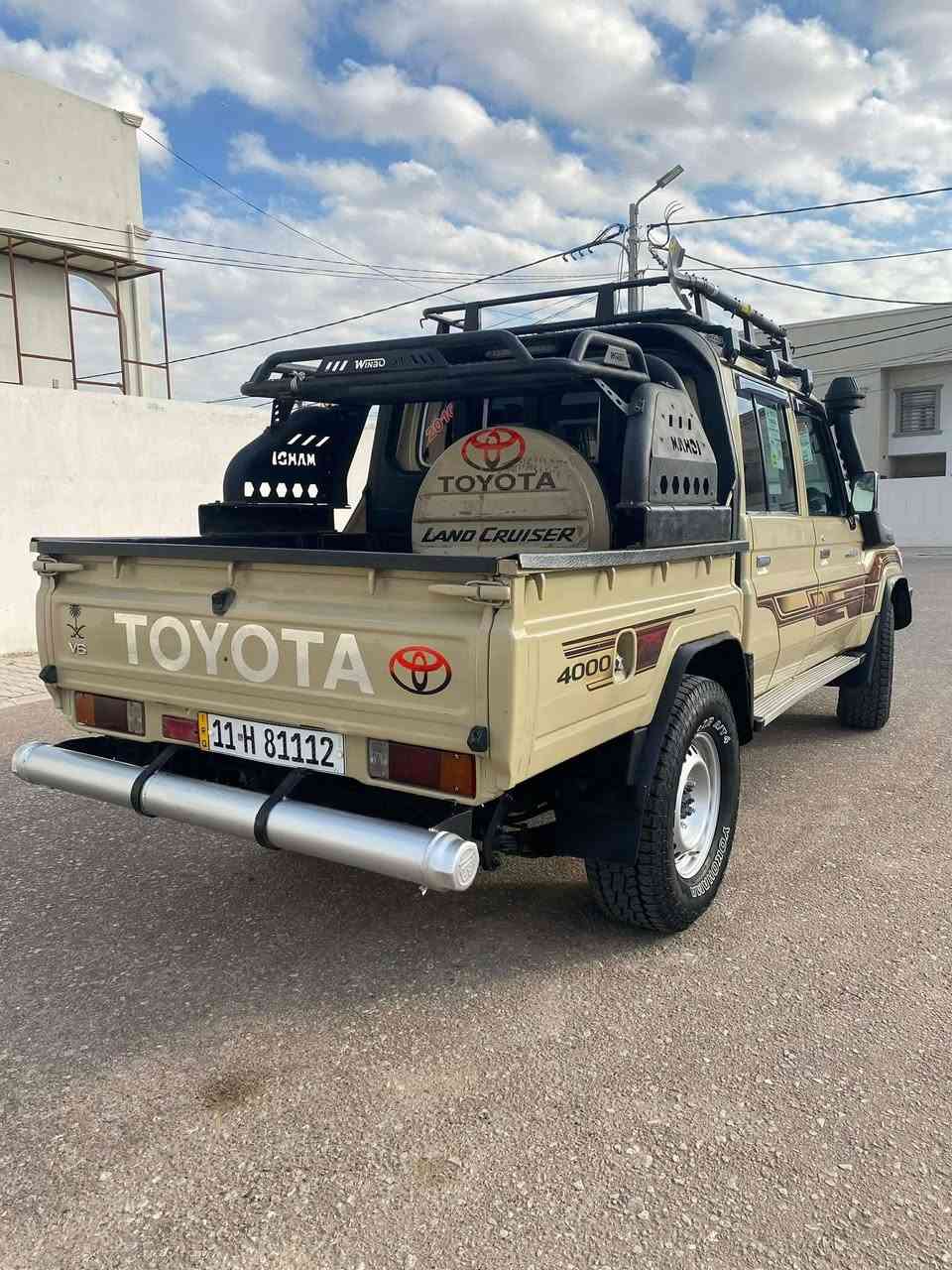 لاندكروز شاص 2016 كارتون كفاله عامه بانزين 6سلندر دبل باتري بلادي رقم بغداد دولي  
ماشي اصل ومشروط 110 كم للاستفسار ***********
