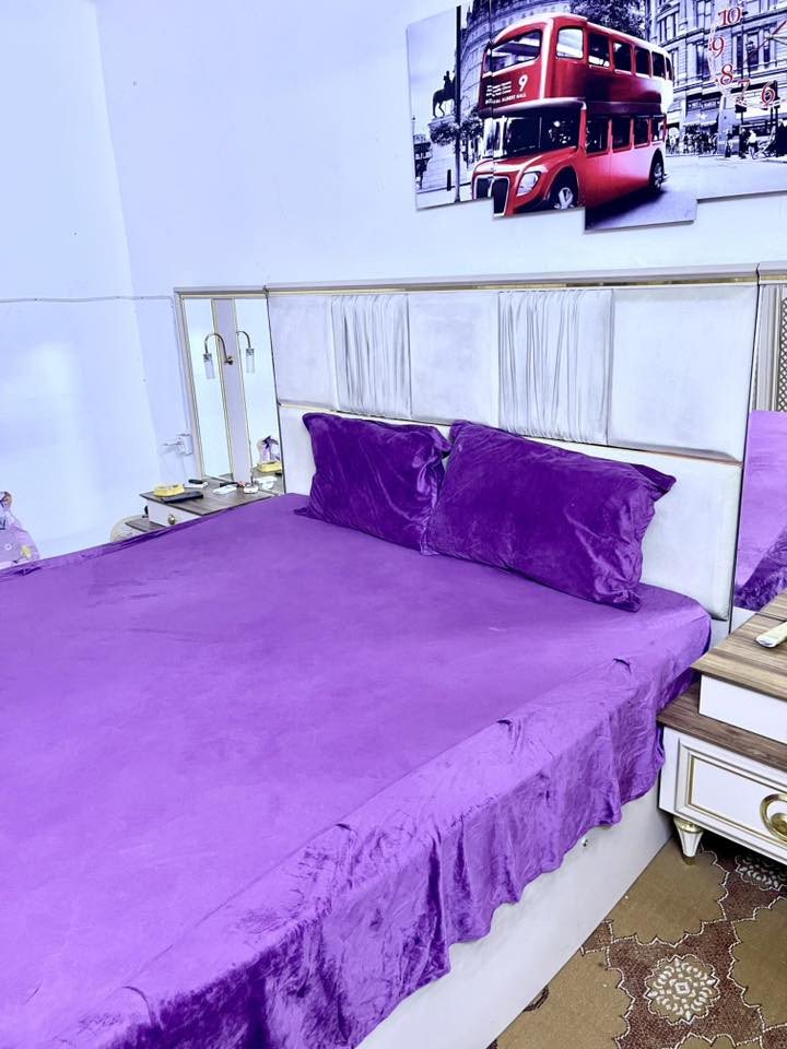 السلام عليكم غرفه تركي نضافه ٩٩/١٠٠ اخت الجديده كنتور زاويه السعر مليون و300قفل الشراي يتصل واتساب ***********
