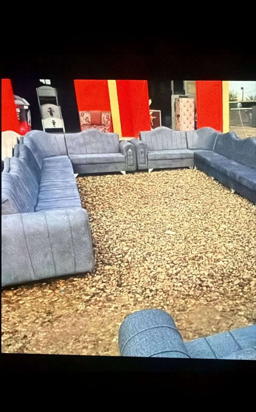 🏠 مجمع الربيع للأثاث.. حيث تجتمع الفخامة بجمال أربيل 🏔️
​هل تبحث عن ديوان يبيض الوجه ويجمع بين راحة الملوك ومتانة الخشب ؟ لا تبحث بعيداً.. مجمع الربيع جاب لك شغل أربيل   لعندك! 🛋️✨
​🌟 ما الذي يميز دواويننا؟
​نحن لا نبيع مجرد مقاعد، نحن نقدم لك تحفة فنية تدوم لسنوات:
​القماش: كتان "سفنج" الأصلي (7 سم) - مظهر فخم جداً.
​الهيكل: خشب متين "هيكل ومقعد بلوك" يتحمل السنين.
​المقعد: بلوك "تبدور مضغوط - راحة لا تتغير مع الاستخدام.
​القياسات: متوفرة لجميع المساحات (10 مقاعد، 20 مقعد، وحتى 30 مقعد!).
​📏 العرض الأقوى حالياً:
​ديوان الـ 10 مقاعد (6 قطع)
بقياس  يصل إلى 7 أمتار تقريباً.. وسع صدرك وضيفك بأرقى جلسة.
​📍 وين تجدنا؟ (لا تخطئ العنوان!)
​في شارع الصويرة العام، نحن مجمع "الربيع" المتميز بلمسته الخاصة:
📌 العنوان: الصويرة - الشارع العام - مقابل محطة رضا الصالح الثانية (القريبة من مطعم هنداس) - السايد المتوجه صوب الصويرة.
​ملاحظة: جودتنا هي هويتنا، مجمع الربيع.. الأصل والباقي تقليد! 😎


**إذا كنت صاحب هذا الإعلان وتريد حذفه لأي سبب، رجاءا أرسل رسالة إلى الدعم الفني**