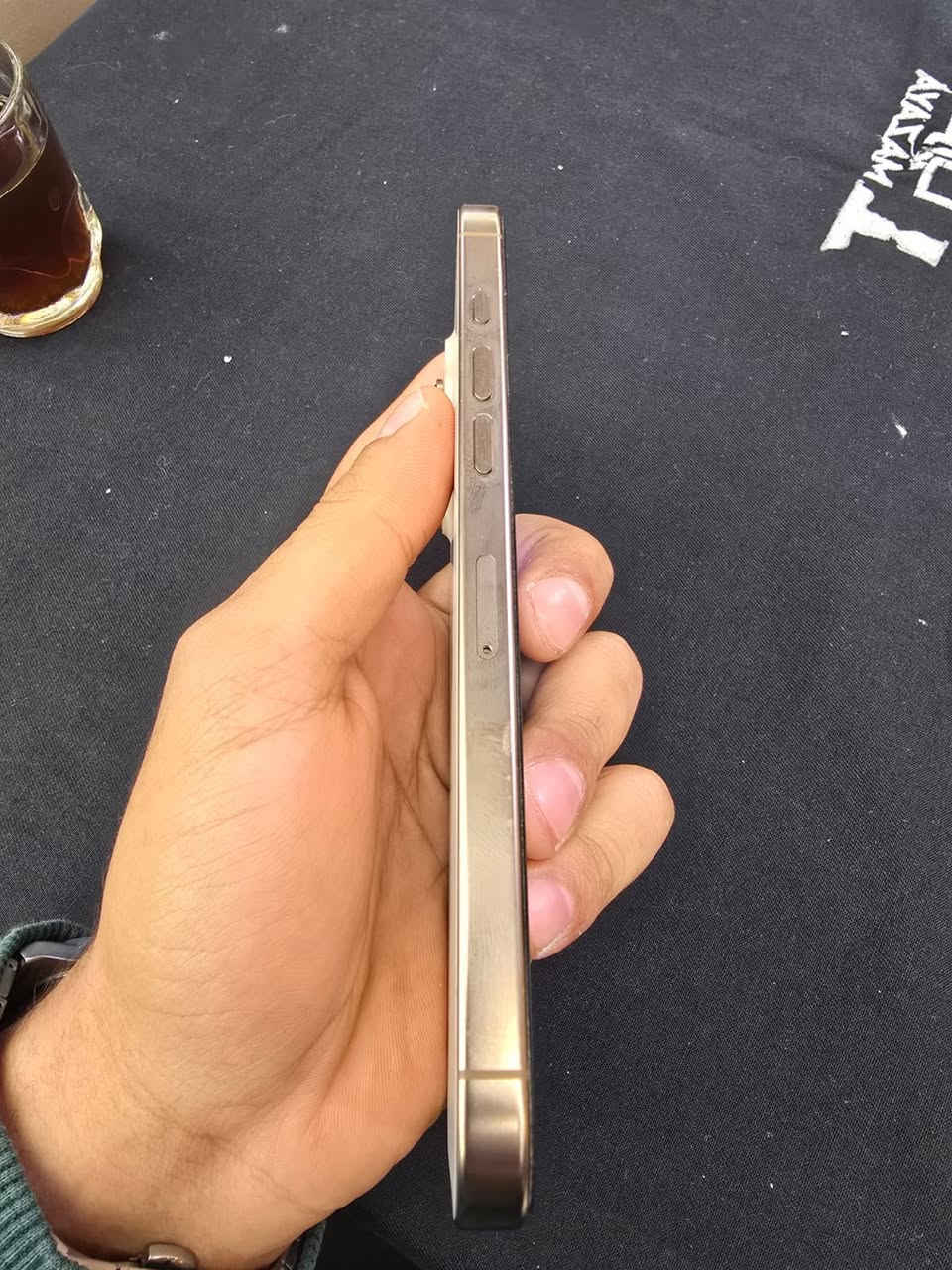 ايفون 16 برو ماكس ماستر مراوس بـ s25 Ultra
ذاكرة 256 بطارية 90 لون ذهبي نظافة 99 
***********
