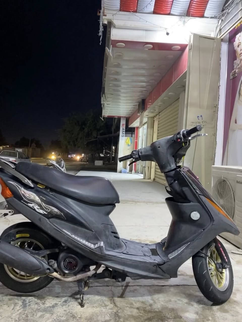 ماكس عدله للبيع 
بيها ويل نجمه اصلي 
وقاعده رقم ارجي اس 
بكلايت وشاير اربع ولفات 
مكينه بلاديه ما مفتوحه
كلج خلفي رياضي 
ملقط رياضي 
الدراجه احله من الصور 
سعر ٨٥٠وبيها مجال للشراي 
مكانها كربلاء حي السلام قرب محطه الغاضريه 
***********
