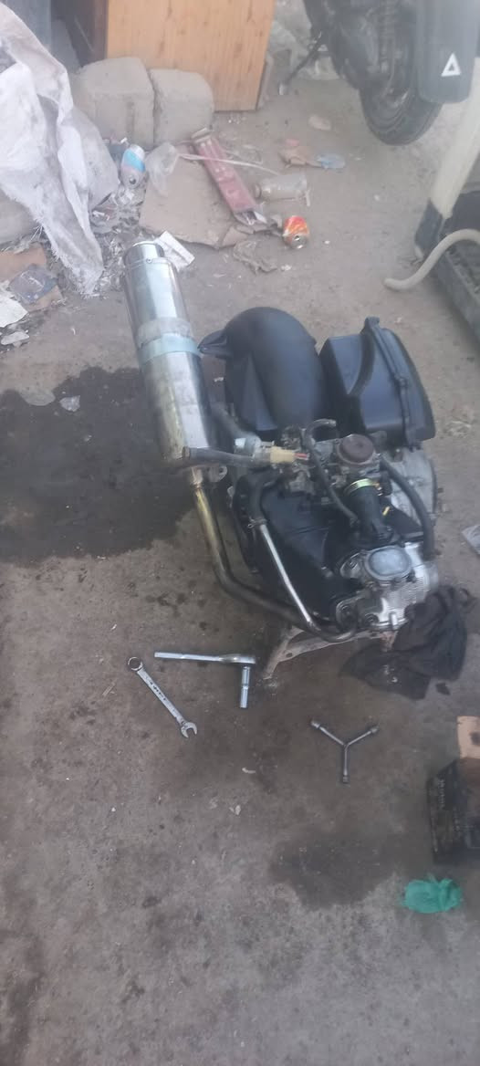 السلام عليكم صالنصه رياضي ترهم سكنز عام بدون حساس  وكابريتر ثعلب بلاديه  وتاير امامي مال سكنز كامل هوا ول تاير جديد للبيع


**إذا كنت صاحب هذا الإعلان وتريد حذفه لأي سبب، رجاءا أرسل رسالة إلى الدعم الفني**