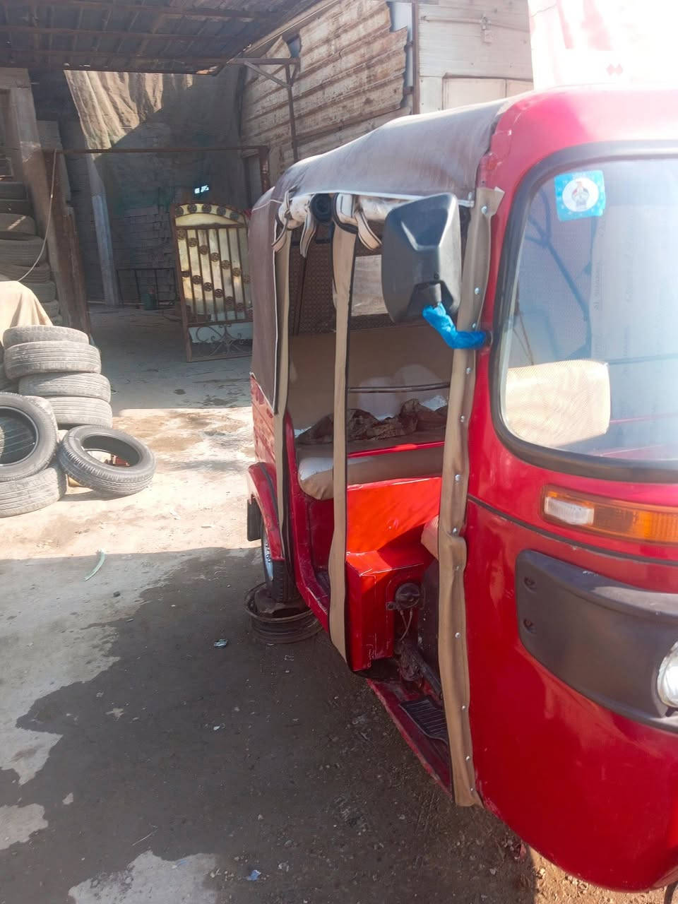 تكاتك مديل ١٧ شهر ١١ رقم انكليزي مكينه ٢٠ مجفته تجفيت شركه خياسات قليله مصلحه تخم تاير جديد تكتك جاهزه قبل للشغل كهربايات كله شغاله تخم دبلات  جديد صدر جديد رقم التلفون *********** مكاني بغداد سعر ٤٩٠٠
