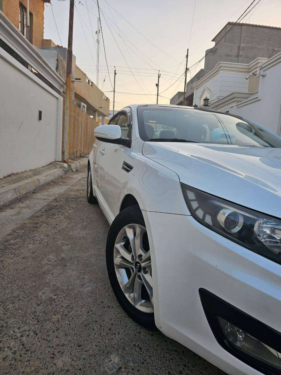 سلام عليكم 
كيا اوبتما 2011 خليجي 
رقم بغداد دولي بأسمي
محرك دوش 2000
فول مواصفات 1/1
1_بصمه تشغيل 
2_بصمه ابواب
3_بصمه جنطه 
4_بنراما 
5_جرص من تعبر 120 🛎
6_انارة ترحيب عنده الاقتراب 
7_ حساسات 
8_اشاي بالامري
9_امري شفط 
10_تبريد ابيانو شاشه
11_شاشه كبير
12_كامره خلفيه دوار 
13_لايت دوار 
14_داخل  صاجي
15-الاستيرن امطعم صاجي عضم عاج 
16_يدات نيكل 
17-انارة تجوات الابواب 
18-شاشة اعطال
 19-تحكم ستيرن
20-تبريد قطعتين  
21-نضام ECO قتصادي 
بعد بيه موصفات هواي 

السياره بيه فقط الجاملغ الخلف صبغ مع شبر بارد في باب عكس السائق والسونار موجود وين ماتريد تجيك جيك
مكان صلاح الدين تكريت
السعر ١٣٣
***********
