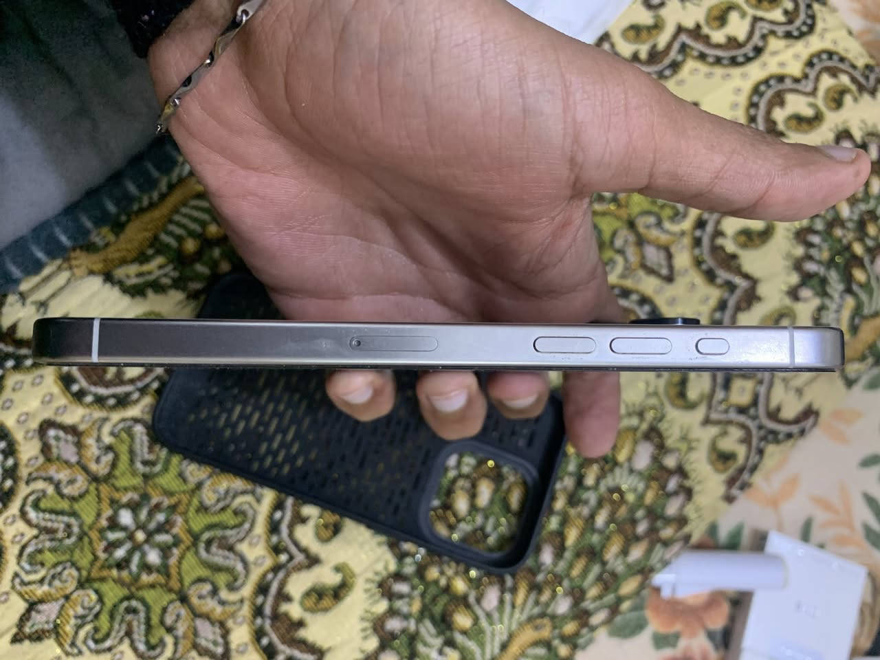 سلام عليكم جهاز ايفون 15  برو ماكس ذاكره 256 بطاريه 95 لون ابيض برغي ممفتوح بي شرق اوسط استعمال شخصي للمعلوم لجهاز شهرين مستعمل وانظم ملحقاته كارتون وكيبل وين ميعجبك تفحص افحص 

السعر  مليون و200 بي شي بسيط 

رقم الهاتف *********** 

مكاني بابل قضاء القاسم
