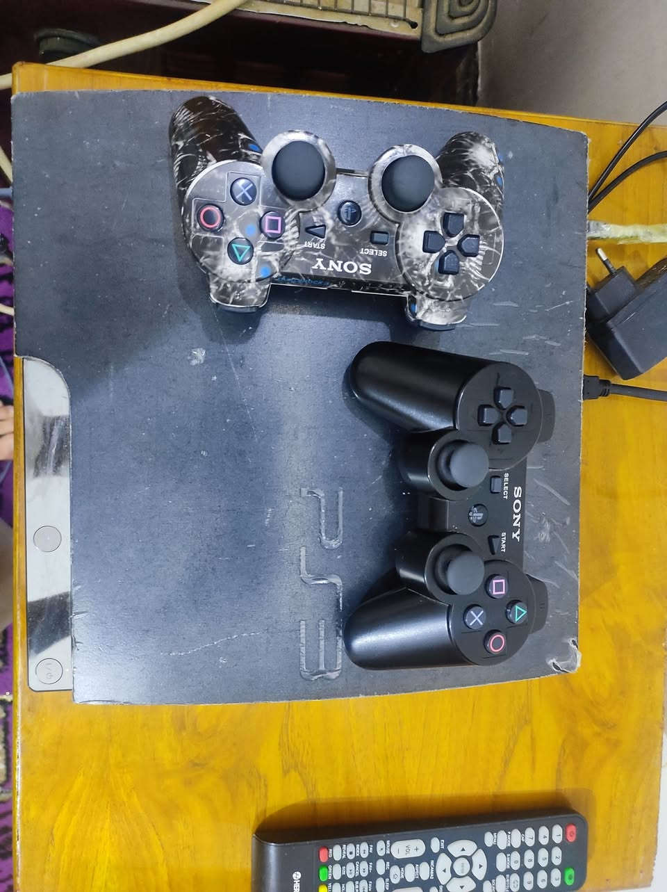 سلام عليكم بلي 3 السعر 125 وبيه مجال مكاني كوت فلاحية ***********
جهاز نظيف  لا مصلح ولا داخل صيانة والكارتونة وياه

الالعاب موضحه بالفيديو السعر 125 وبيه مجال لللشراي

رقمي *********** عندي واتساب

او علق هنا واني ادخلك خاص
