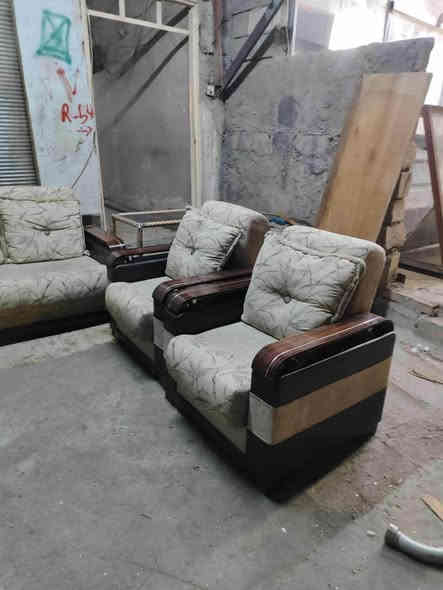 ديوان نظيف جدا السعر ٢٠٠ للاستفسار *********** موصل
