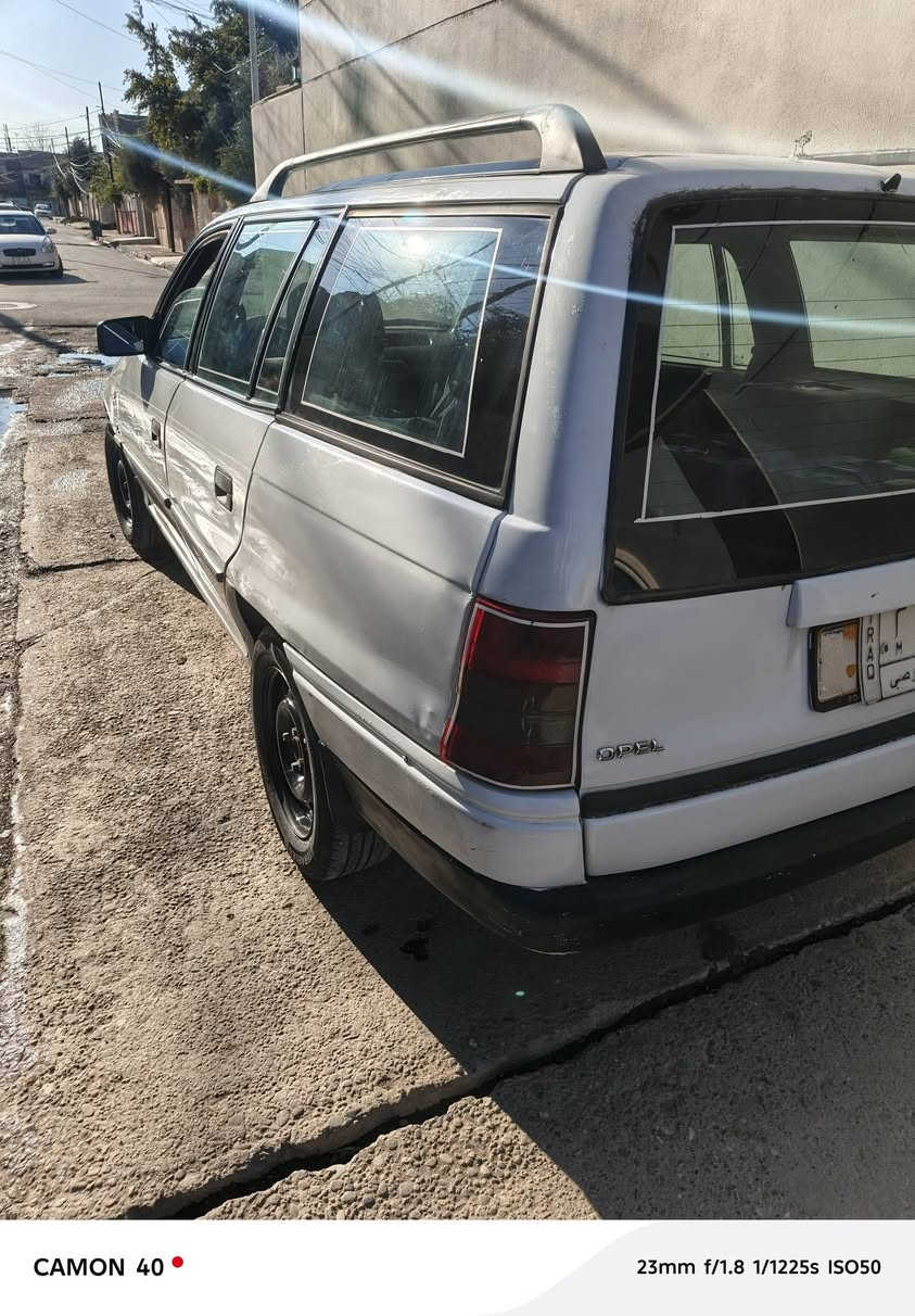 اوبل استرا موديل 1995 وارد ياباني 
تبريد 
تدفئة 
رقم بغداد 
مكينة كير شرط مال كصه نوزل المرغوب 
سنوية ساقطة 
بيها مكانات صبغ انطيك حزام فقط للجمالية مابيها اي ظربة السيارة 
السعر 45 
***********
***********
