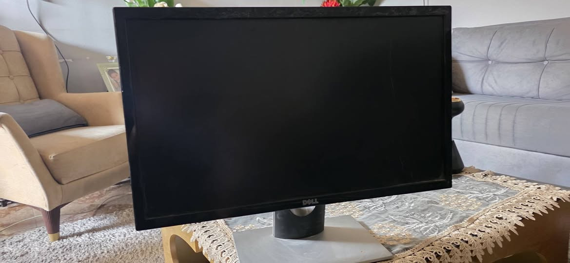 السلام عليكم
hp full hd
27 بوصه
منفذ hd 
منفذ vga
السعر 150000

dell full hd
24 بوصه
منفذين hd
منفذ vga
السعر 175000

تكدر تستخدمها للألعاب والحاسب والكمبيوتر 
الشاشات نظيفه 
مكاني بصره
للتواصل ***********
