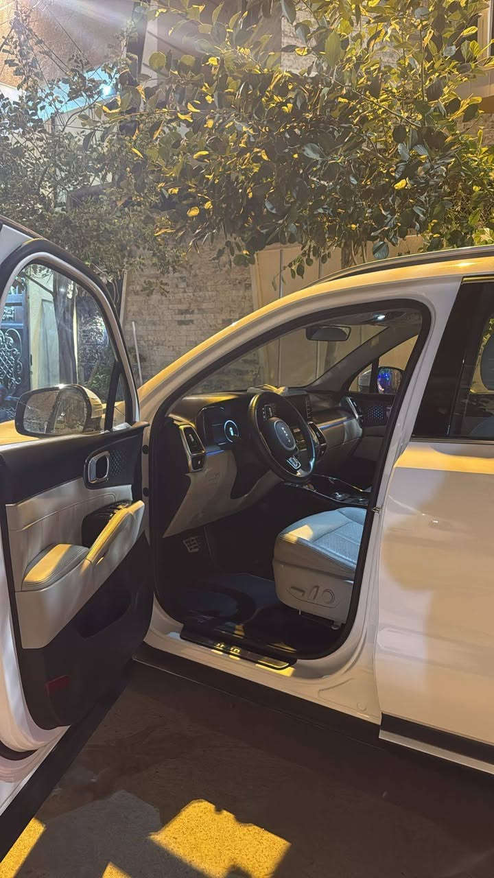 سلام عليكم
للبيع 
سورنتو موديل ٢٠٢٣ خليجي فور اكس 
رقم بغداد بسمي 
ماشية 31  
ستة سلندر 
فول مواصفات واحد على واحد 
بصمة
بانوراما 
فورويل 
كشنات تدفئه تبريد 
خمس كامرات 
كير ماوس 
سايد برك بصمة
مري شفط 
حساسات 
نزول منحدرات 
تشغيل عن بعد 
كار بلي
اريل انفكيشن 
كشنات جلد + كهرباء 
شاحن في الكراسي الامامية 
شاحن واير ليس 

السعر  31,000
مكان السيارة بغداد 
الاتصا ***********
