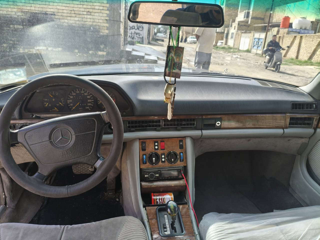 السلام عليكم مارسدس  موديل91 مكينه 300 بلاديه السياره جاهزه رقم بغداد باسمي سنويه وهزه جديده السعر 75 مكانها بغداد مكلف بالنشر رقم صاحبها للاتصال ‏‪0775 037 9405‬‏
