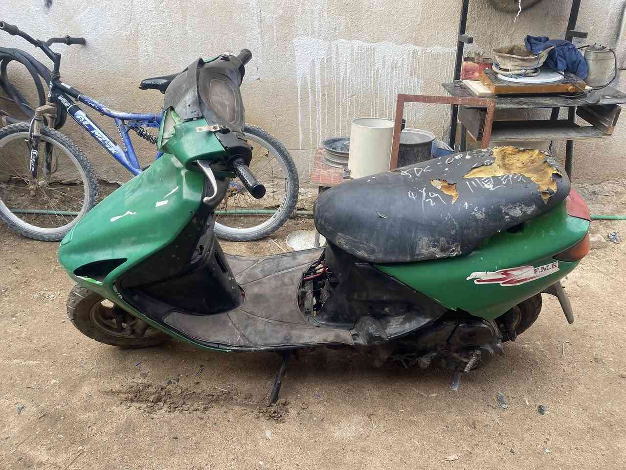 السلام عليكم فراشة للبيع شقالا بس متروكة ابيع كوم حديد والسعر 100هاذ رقمي بي واتساب 0752926819
