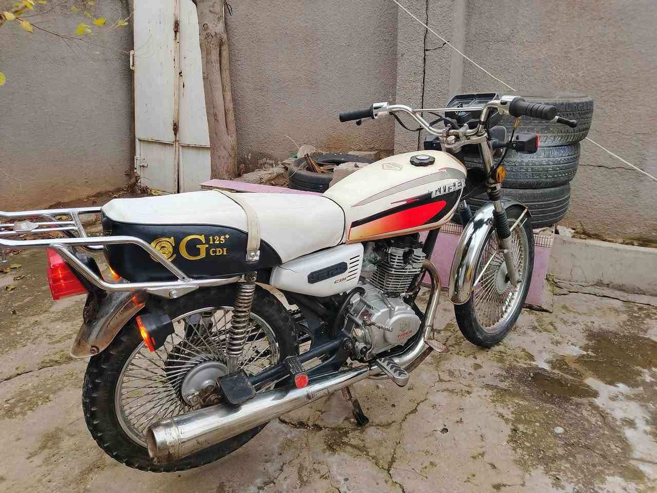 السلام عليكم ماطور تايكر 2020 محرك مبدل ولفات فقط  نشاط فول وايرمنيه شغاله وياله عدله تواير نضاف دبلات شغاله السعر 380 وبي مجال شراي خاص او انتصل ***********) (***********
