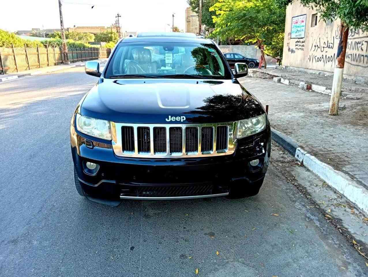 للبيع او مراوس 
 جيب لاريدو فئة لميتيد 
موديل 2013 
المواصفات خليجي 
1_ سقف فتحه
2_بصمة وبصمت ابواب
3_ صندوق كهربائي 
4_تدفئة تبريد مقاعد تدفئة مقود 
5_مراياة جانبيات كهربائية + تدفئه 
6_نضام مفتاح ذكي 
7_ نضام وقوف طوارئ 
8_ 8 وسادة هوائية 
9_ كاميرات 360
10_ المصابيح الأمامية ليد
11_ مصابيح زنون الأمامية
12_ مانع انزلاق
13_ نضام بدء تشغيل 
14_ حساس مطر 
15_ مقاعد جلد 
16_ 4×4 
17_ ويل كب 20 
18_ مثبت سرعة 
19-مكينه8 سلندر 
السعر 100
مكان السيارة بصره  
 واتساب ***********او اتصال البصرة, العراق
