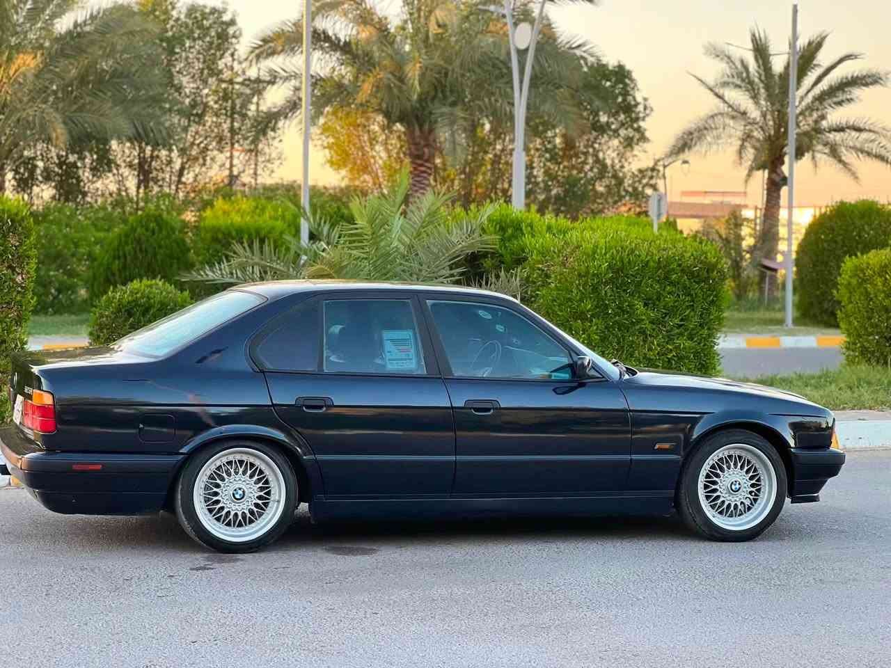 سلام عليكم بي ام525اصل موديل1991رقم بغداد انكليزي سنويه 31محرك مسكر  فانوس كير وتماتيك بجم عريض فتحه سقف تبريد شغل شرط السياره فقط صبغ جماليه بدون ضربه او خياس صدر جديد غرفتها جديده كهربائيات بلادي كشنات جلد بلادي 
***********

