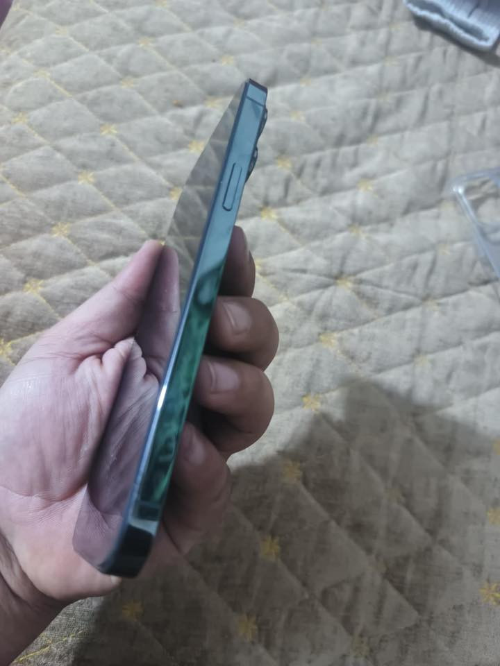 13برو ماكس نظافة اخو الجديد دبل سيم كارت لون زيتوني مكفول من كلشي بطارية 81  ذ256السعر 680الف مكاني الشعب ***********
