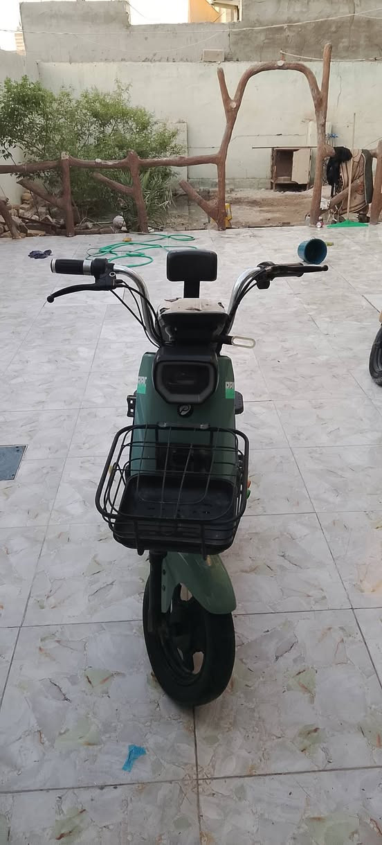 سلام عليكم دراجه شحن موديل 26 بدون بطاريات كوم حديد  السعر 80 وبيهه مجال *********** واتساب فقط
