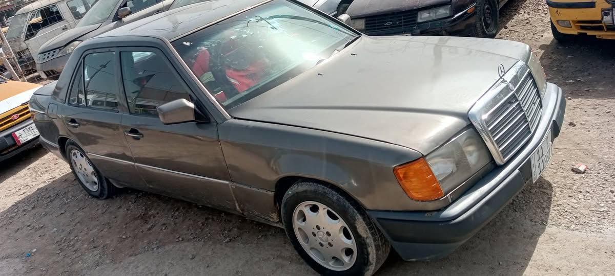 مارسدس دب رقم بغداد انكليزي بسمي موديل 91 محور بطه سيارة جاهزه خير من الله تبريد ويه السويج 40بيها مجال بسيط عنوان بابل ***********
