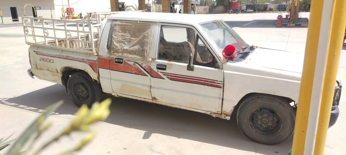 بيكم للبيع مكينه ثري واي كير عادي نظيفه رقمه ابيض مثنئ راعيه موجود سنويه عظم موديل ٩٢ سعر 20وبيه مجال ***********
