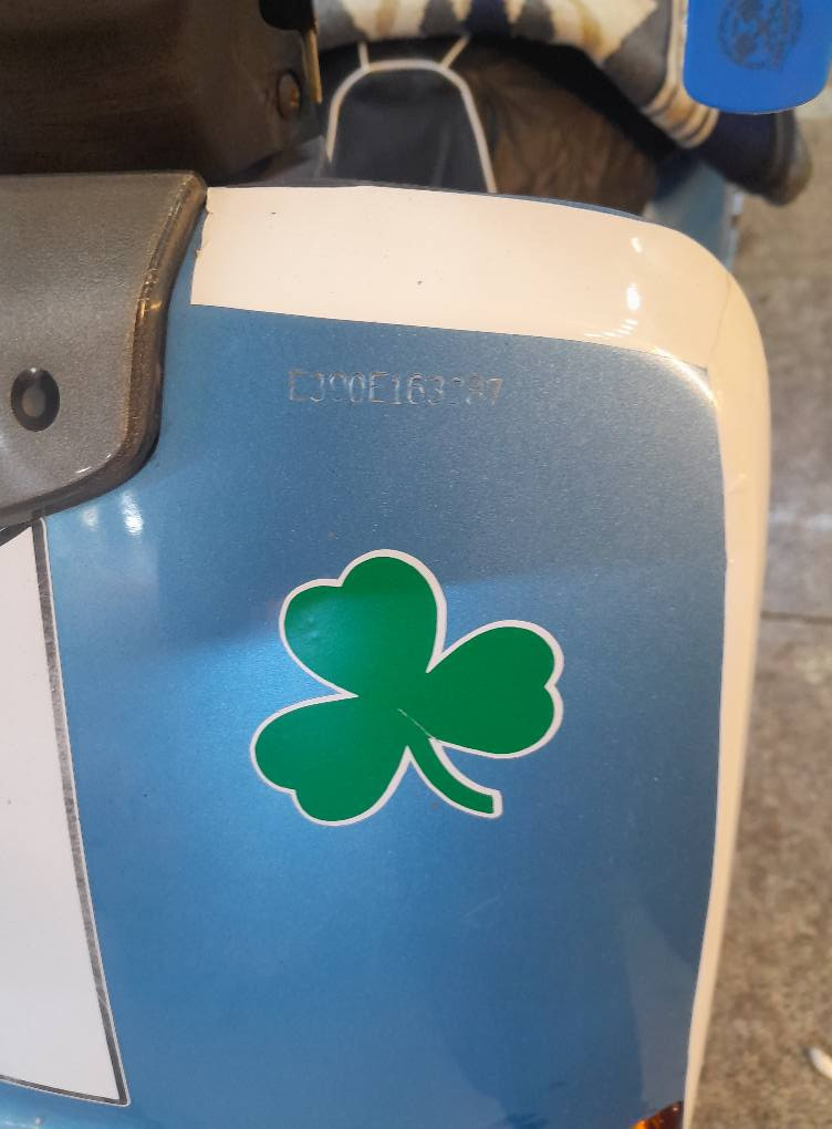 السلام عليكم دراجة بوليس للبيع ٢٠٠٨كفرات اصليه مختمه ختم وصل معرض موجود واحد مكينة برغي مامفتوح بيه سلف شغال كهربائيات شغاله مكاني كربلاء قرب المعارض الجديده الشراي يتصل ***********زوج تايرات جدد مامتواجد على الفيس اتصل على الرقم السعر ٨٢٥وبيه مجال حك الجيه رجاء موشراي لايكسر بالسعر
