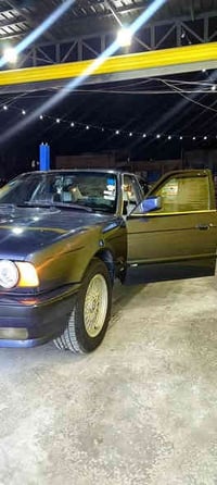 من رخصة الأدمن المحترم BMWموديل 1990.... 525 رقم بغداد دولي مشروع وطني...