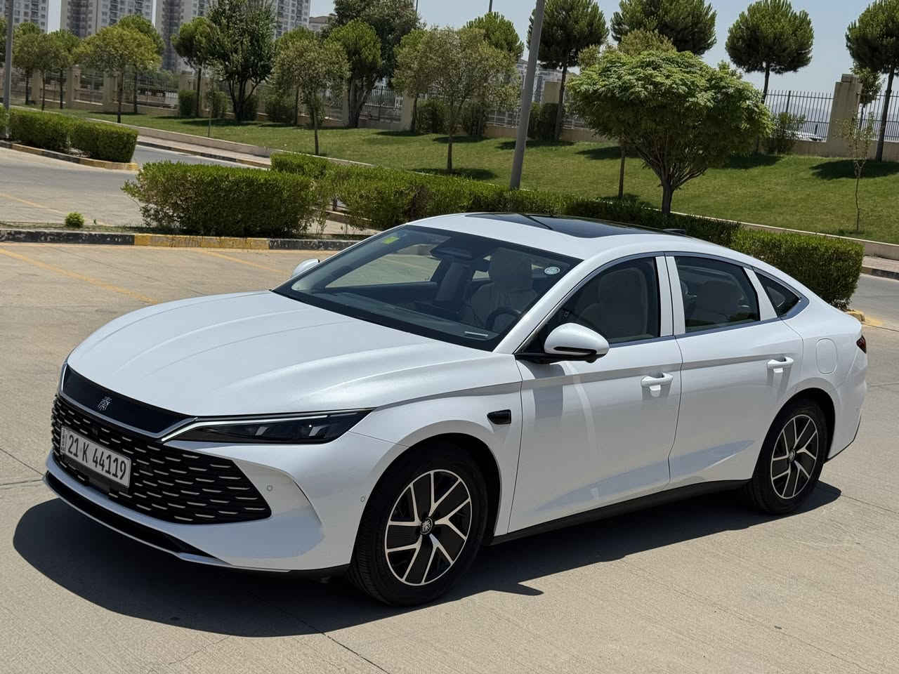 BYD Qin L 2025 PHEV 
فوول مواسفاتی پانۆڕاما
11000کیلۆمەتر 
سێ شێوازی لێخوڕین
ناو زه رد
گوشین جلد
13 کامیرە
Auto Park
Auto hold
*********** السليمانية, العراق
