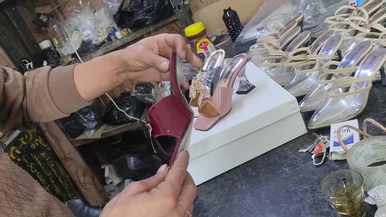 المصنع احذيه مباشر شاحن كافي الدول عراق اردن لبنان كافه محافظات سوريا للتواصلم963945840992+


**إذا كنت صاحب هذا الإعلان وتريد حذفه لأي سبب، رجاءا أرسل رسالة إلى الدعم الفني**