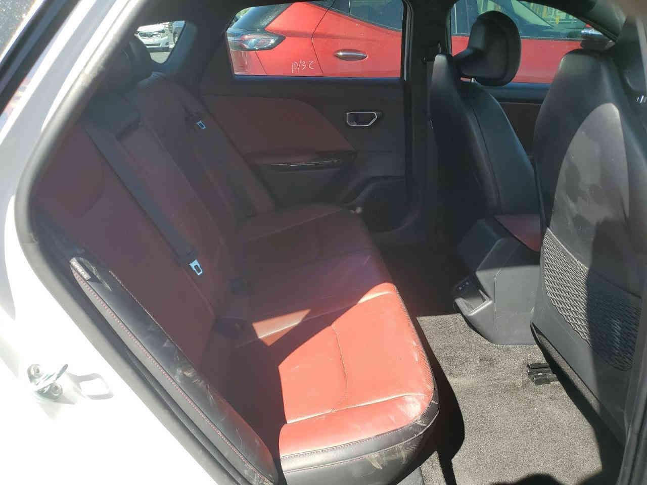 السلام عليكم عندي كي فور واصل بصره يوم 30/12 /2025فول مواصفات داخل احمر ترهم كتاب شهداء السعر 145 بدون تصليح ***********
