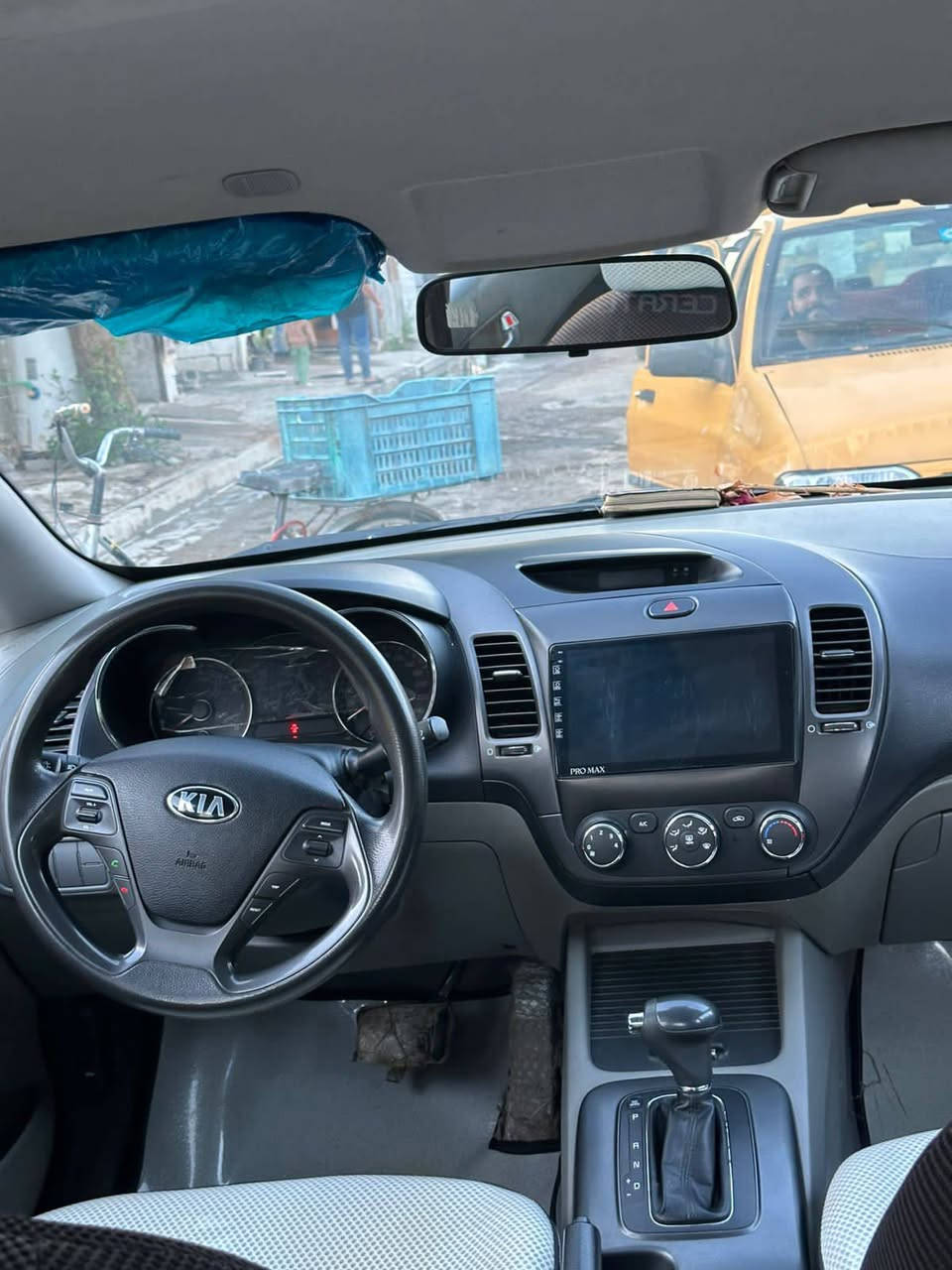 سيراتو ٢٠١٦  رقم بغداد
سياره كفاله عام كير محرك ماشيه ٦٠ الف 
سياره بيها بس جنطه مبدله وكاله اصلي ب ٢٠١٧ 
وارد خليجي اشاير بالمري ـ تحكم ستيرأ ـ مرايات شفط ـ شاشه مثل ما موضحه بصوره 
سعرها 132$ مجالها بسيط مكاني الحريه 
*********** رقم صاحب سياره 
*********** رقمي
