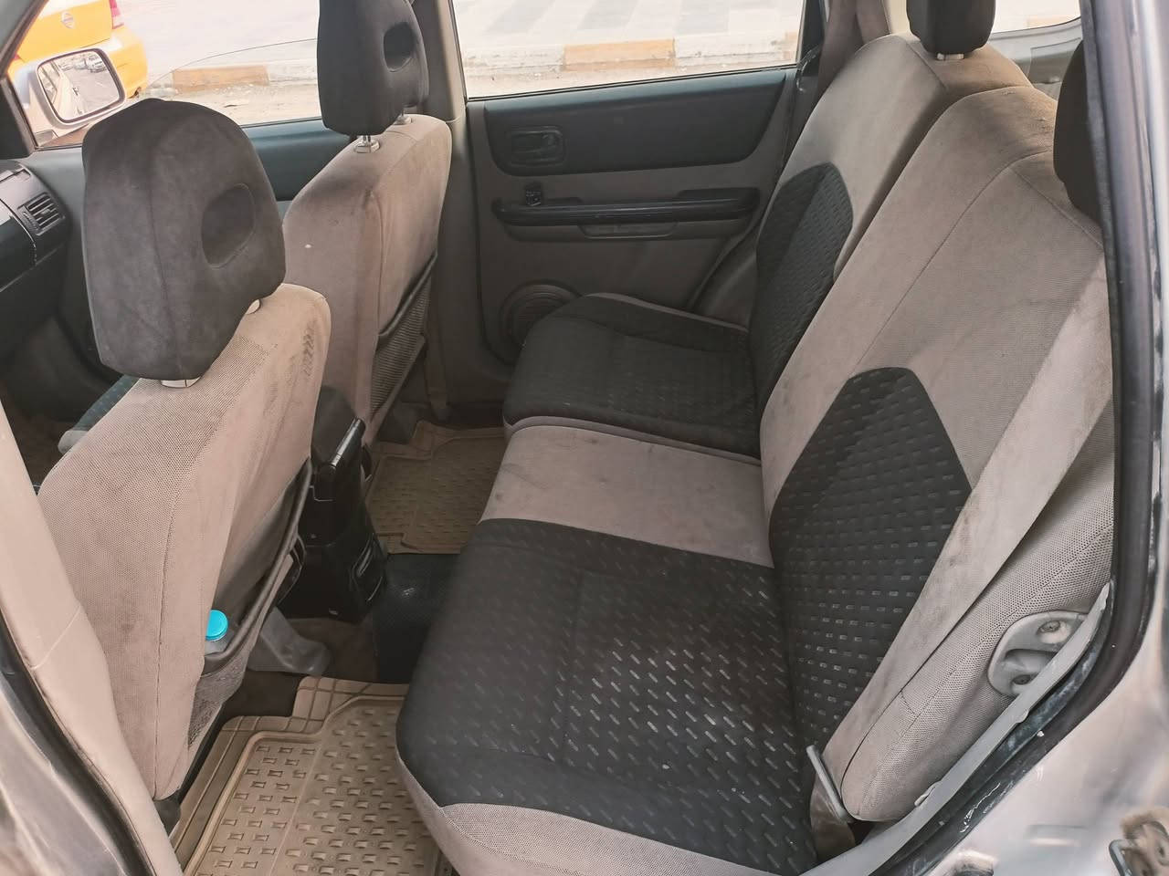 سياره نيسان اكستريل موديل ٢٠٠٦ مصبوغه عام جماليه سياره خليجي بيه فقط ضربه بجنطه مبدل قبق جنطه گير و محرك بلاد 4سلندر شرط لا تنقيص و لا تبخير كهربائيات كله شغاله بلاد حداديه جديده تخم تأير جديد سنويه صارلهه شهرين منتهيه و راعيه يريد مداور سعر 50$ وبيه مجال 
***********
