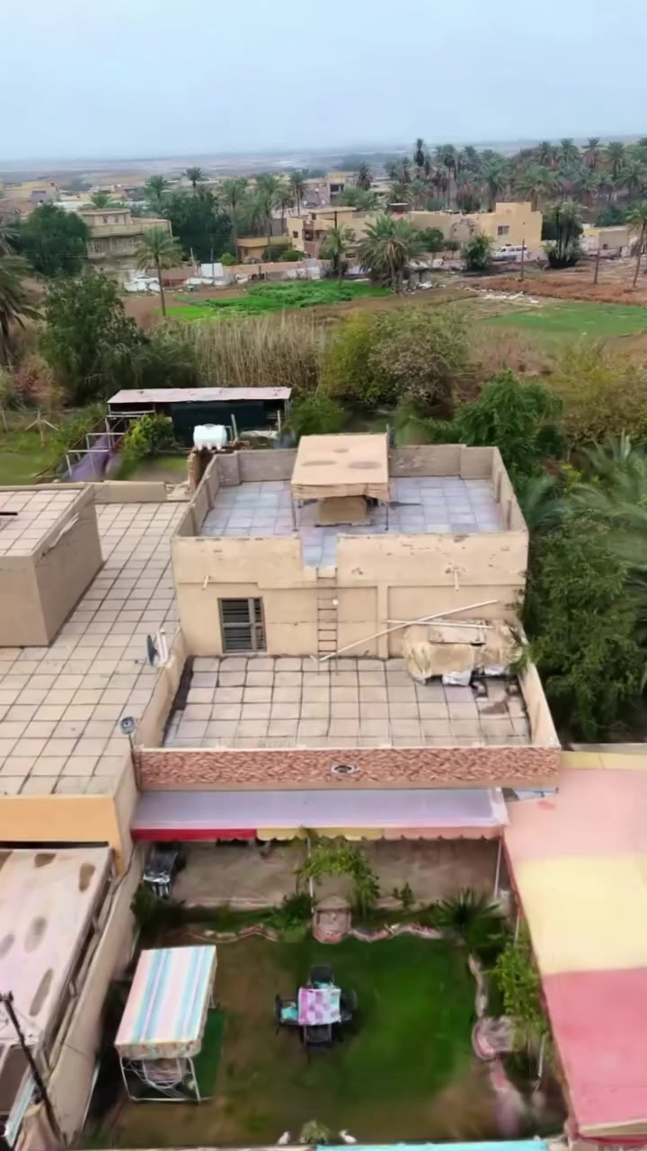 عقار مميز للبيع وفرصة استثمارية نادرة في موقع ذهبي ✨

الأرض مع المنزل للبيع بالكامل بمساحة 700 متر مربع، مجهزة بأفضل المواصفات، وكل التفاصيل والقياسات والاغراض موضحة بوضوح داخل الفيديو.

📍 الموقع مميز جداً:
يبعد 3 دقائق عن بوابة الكاظمية وعلى نفس الشارع الرئيسي الجديد المخدّم بالكامل.

✅ الشارع الرئيسي والخدمي منفذ وجاهز بالكامل موقع جدا حيوي وراقي
✅ تبليط ورصيف مكتمل وانارا وخدمات
✅ جميع الخدمات متوفرة بالكامل وجديدة  
✅ موقع عملي وحيوي جداً حلو وراقي

🔥 قابل لعدة مشاريع مربحة لشاري

العقار مناسب لـ:
 • 🏰 تحويله إلى قصر سكني فاخر
 • 🏭 مشروع أو معمل
 • 🌴 مزرعة أو استثمار زراعي
 • 🍽️ مطعم أو مشروع سياحي
 • 🏢 أي مشروع تجاري ناجح

💡 القطعة تُباع بالكامل مع المنزل والأثاث.

🎥 شاهد الفيديو لمعرفة التفاصيل الكاملة اللي يفهم بالعقار راح يعرف قيمة هالموقع من أول نظرة بالفيديو.

📞 للاستفسار والتواصل:
***********

ضمان قانوني وملكية رسمية

العقار زراعي بسند 25 رسمي باسمنا شخصياً.
 معاملة بيع أصولية عن طريق المكاتب المختصة الرسمية وفتح بيان رسمي لضمان حق المشتري بالكامل.

جميع الإجراءات تتم بشكل قانوني وواضح وبما يحفظ حقوق الطرفين♥️
