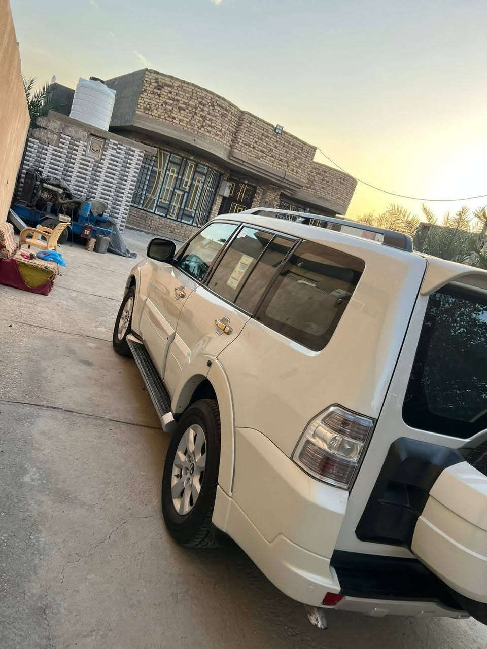 السلام عليكم باجيرو موديل 2010 خليجي حبتور فول مواصفات مكينه 3500 المرغوب ماشيه 100 حقيقي الاتصال على الرقم *********** المكان كربلاء السعر 140 وبيها مجال
