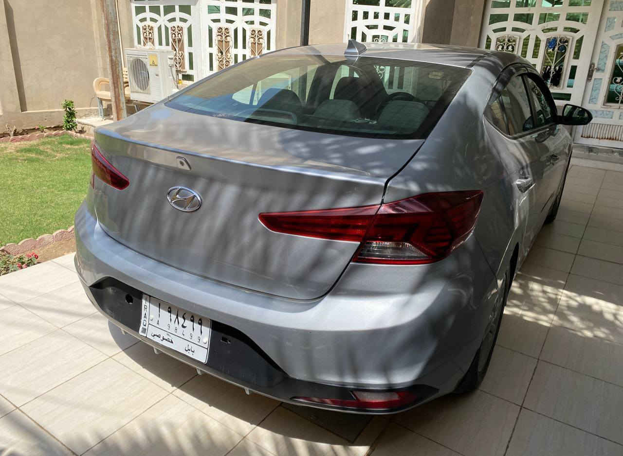 السلام عليكم 
النترا موديل 2020 رقم بابل مواصفات عاديه حادث خلفي جاملغ وجنطه ايرباك سليم السعر 135 وبيها مجال للاستفسار ***********
