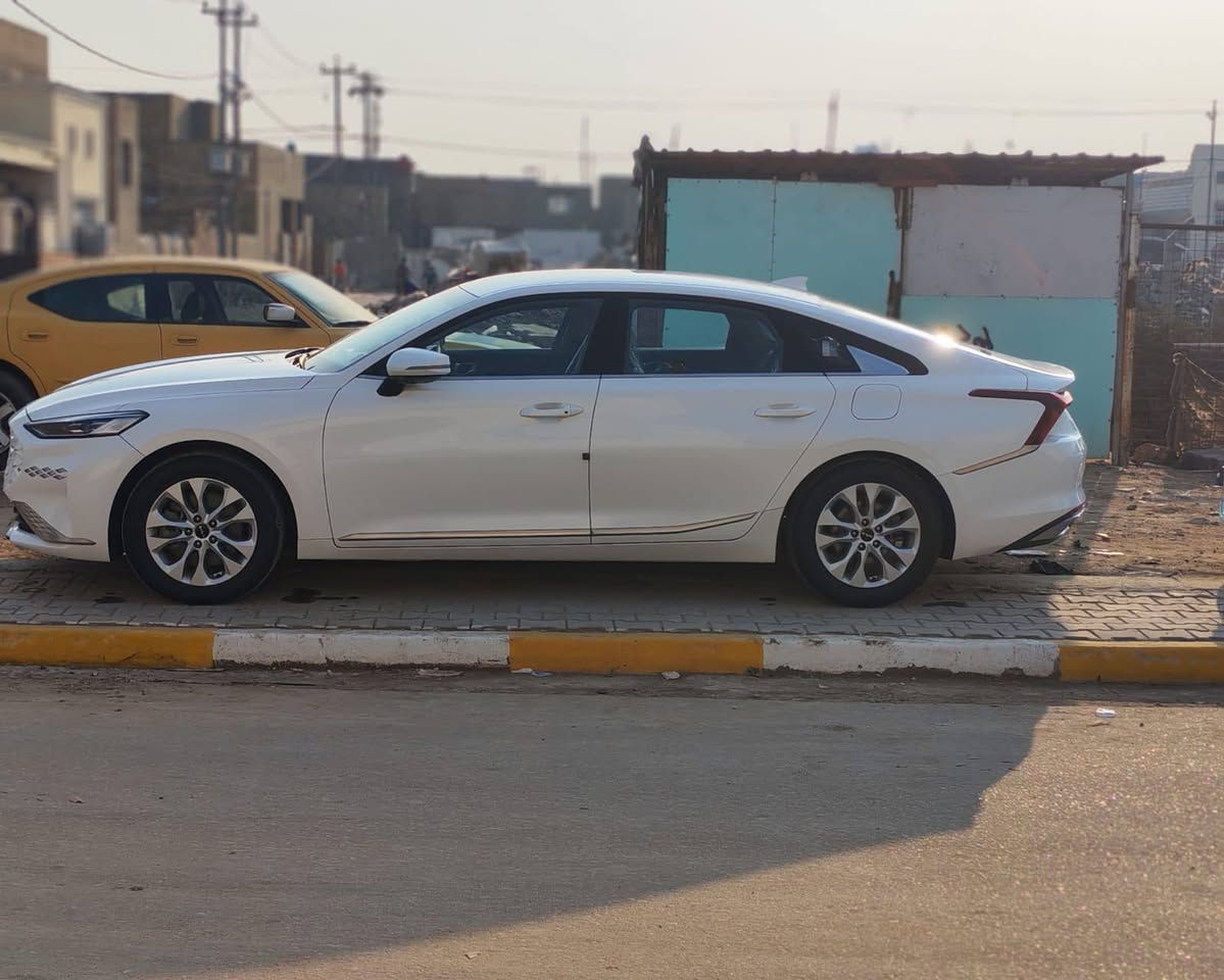 كي 8 للبيع موديل 2023 فول مواصفات رقم قادسيه بأسمي بيها جاملغ وبنيد وقبق جنطه تبديل 
*********** رقم صاحب السياره اني مكلف بلنشر ديوانية, القادسية
